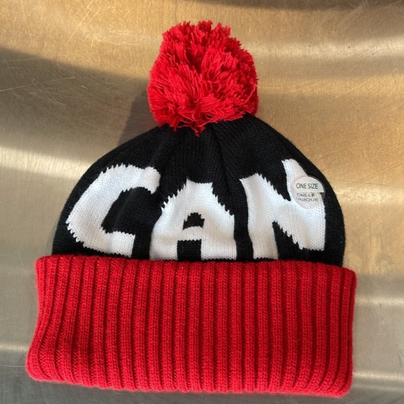 HBC Hudsons Bay Olympic team Canada Pom Pom Beanie Toque Hat Adult/kid One Size - Picture 1 of 6